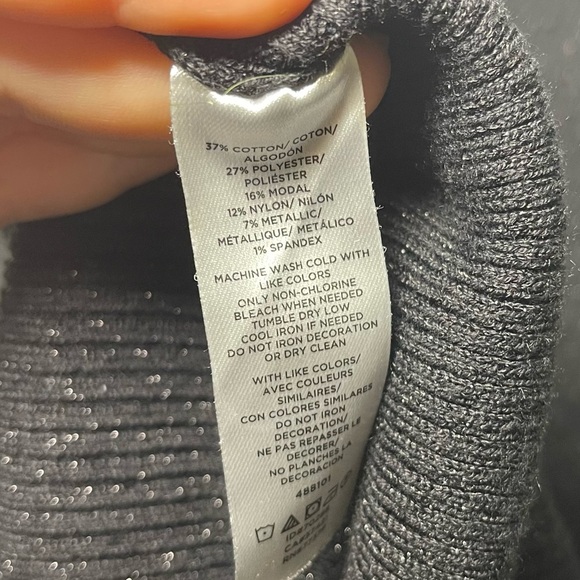 Ann Taylor Black Metallic V-Neck Sweater Pearl Button Cuffs Women’s size M - Picture 6 of 9